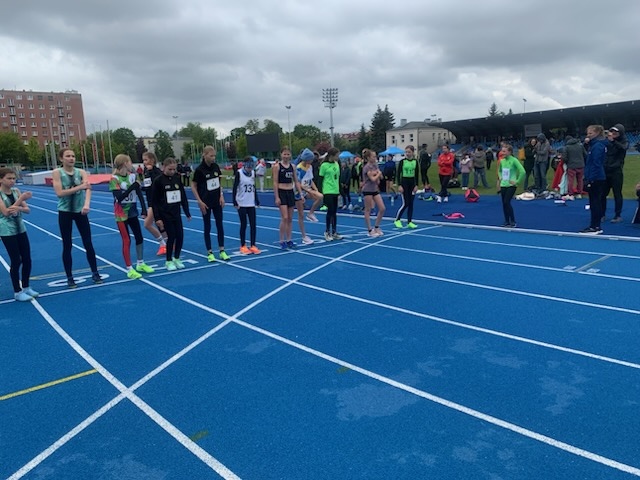 UKS Clan Ostrołęka w Mistrzostwach Warszawy Dzieci i w Mazowieckim Otwarciu Sezonu Lekkoatletycznego 2025 [10.05.2025] - zdjęcie #2 - eOstroleka.pl