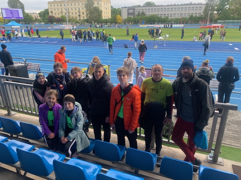 UKS Clan Ostrołęka w Mistrzostwach Warszawy Dzieci i w Mazowieckim Otwarciu Sezonu Lekkoatletycznego 2025 [10.05.2025] - zdjęcie #1 - eOstroleka.pl