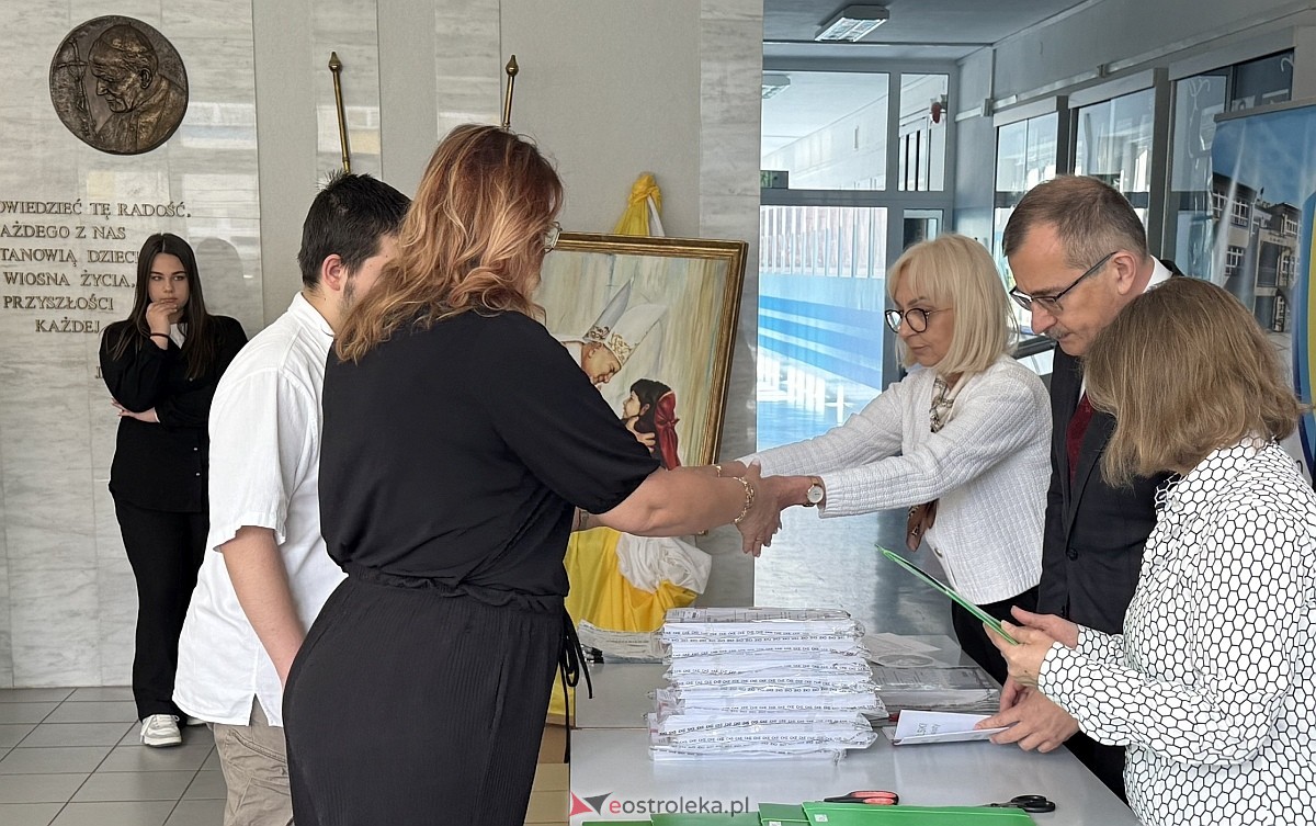 Egzamin óskomlasisty 2025 - język obcy [15.05.2025] - zdjęcie #22 - eOstroleka.pl