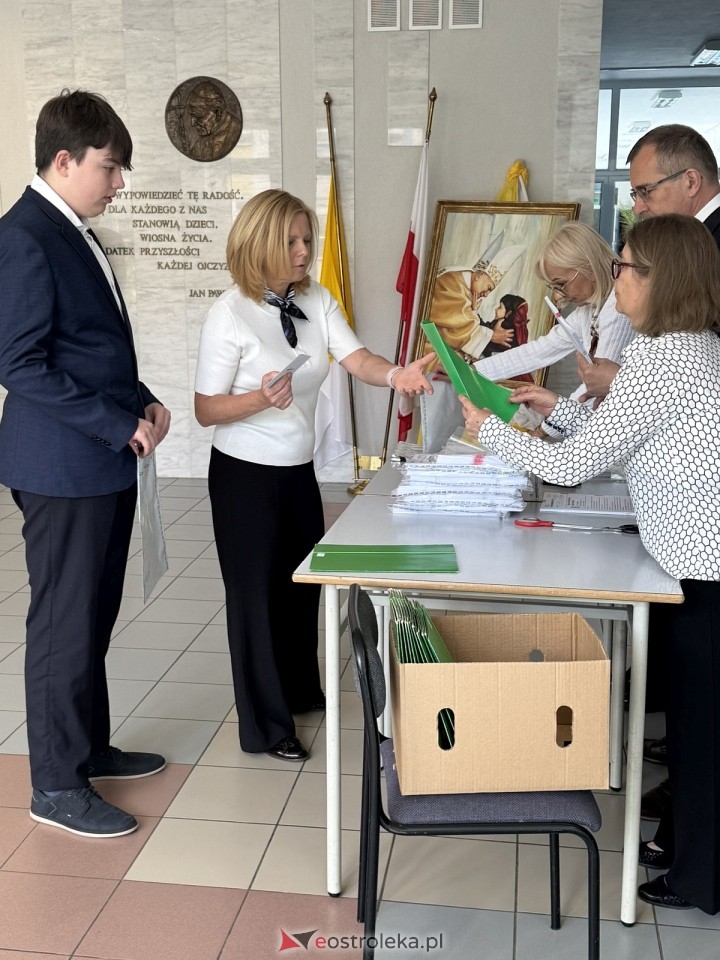 Egzamin óskomlasisty 2025 - język obcy [15.05.2025] - zdjęcie #12 - eOstroleka.pl