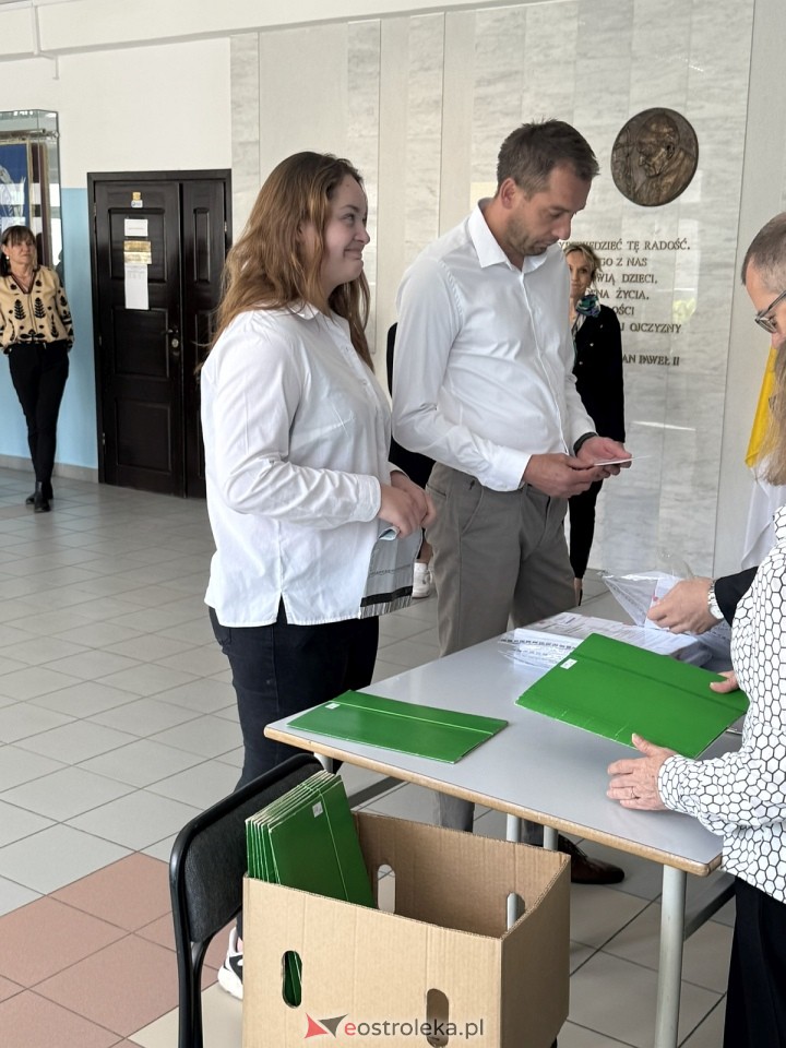 Egzamin óskomlasisty 2025 - język obcy [15.05.2025] - zdjęcie #9 - eOstroleka.pl