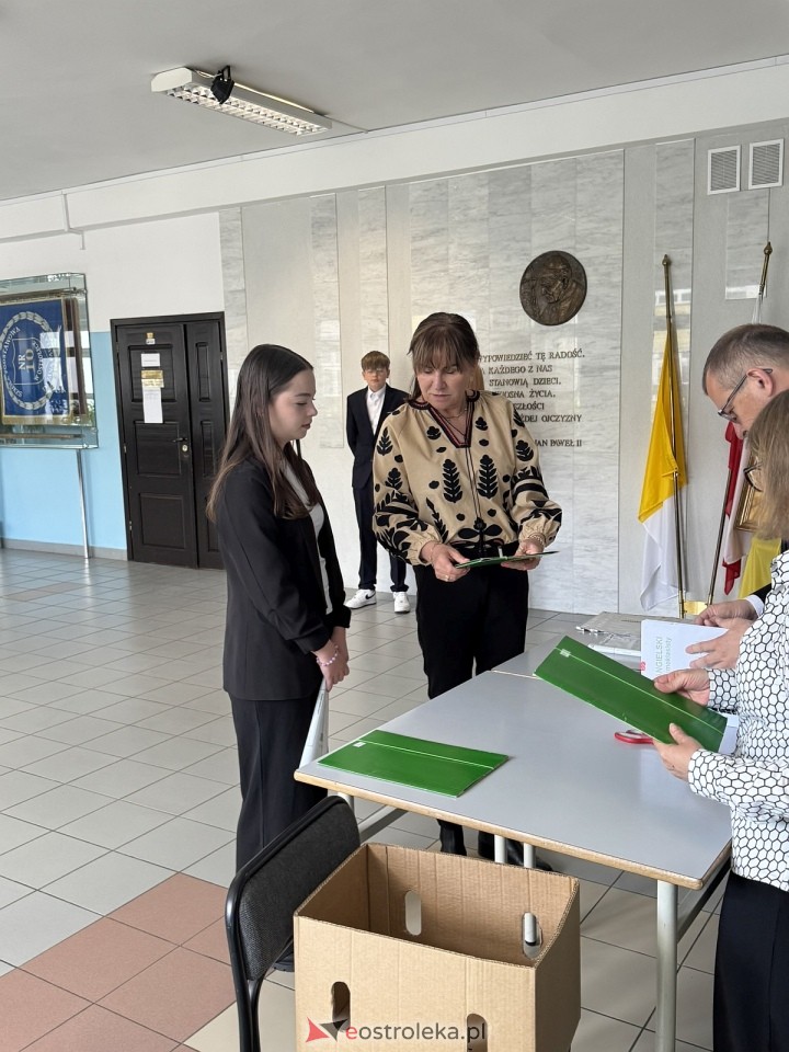 Egzamin óskomlasisty 2025 - język obcy [15.05.2025] - zdjęcie #2 - eOstroleka.pl