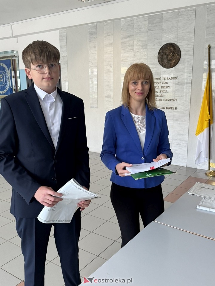Egzamin óskomlasisty 2025 - język obcy [15.05.2025] - zdjęcie #1 - eOstroleka.pl