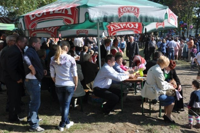 Dożynki gminne i festyn Pierwszy zajazd szlachecki w Troszynie (25.IX.2011) - zdjęcie #12 - eOstroleka.pl