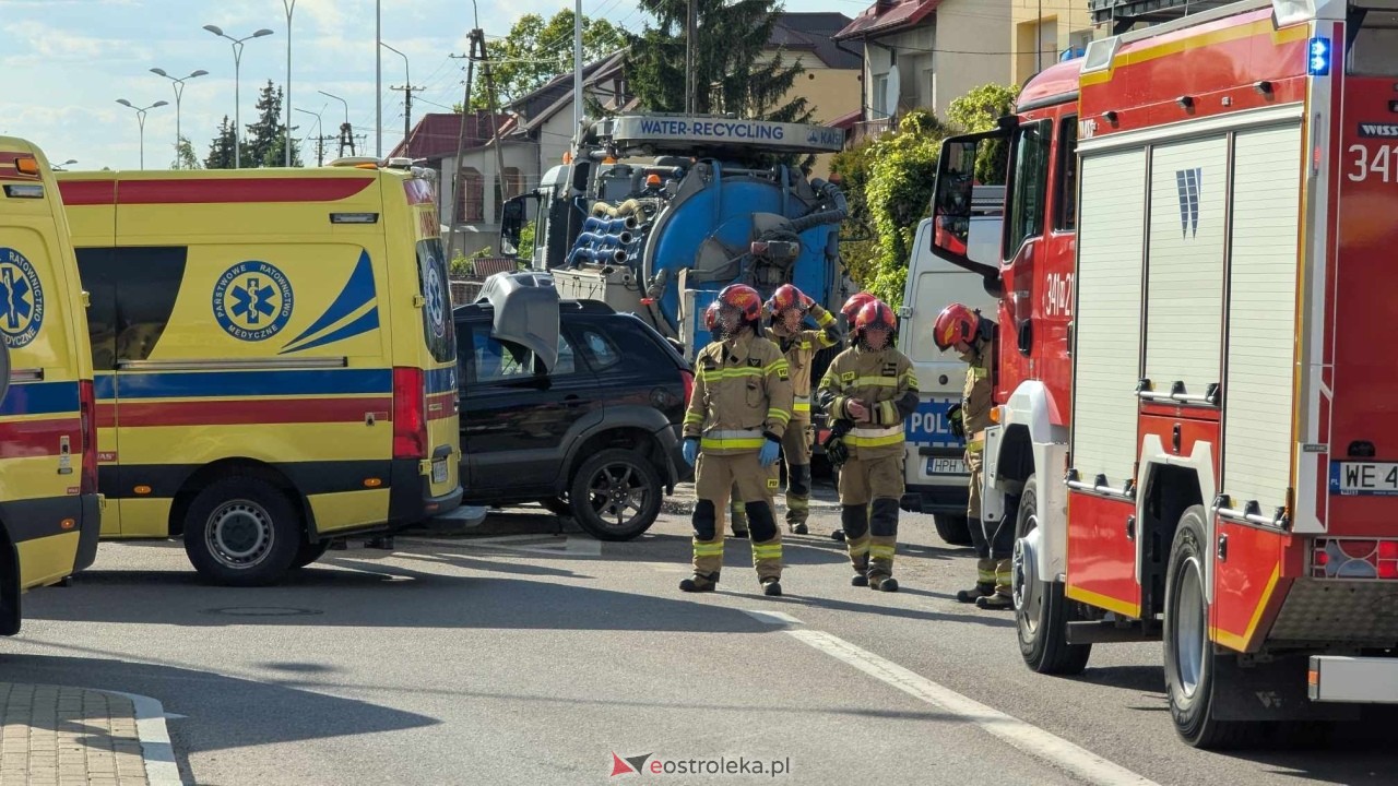 Wypadek na skrzyżowaniu ulic Korczaka i Poznańskiej [20.05.2025] - zdjęcie #16 - eOstroleka.pl