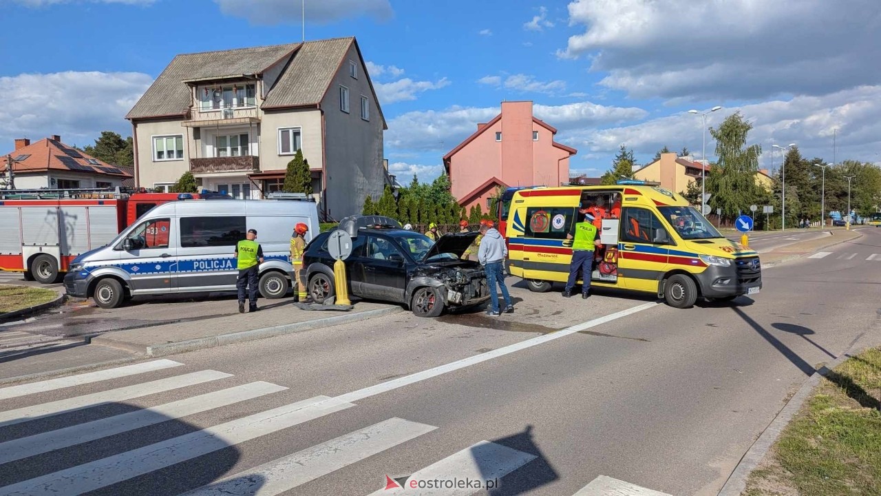 Wypadek na skrzyżowaniu ulic Korczaka i Poznańskiej [20.05.2025] - zdjęcie #15 - eOstroleka.pl