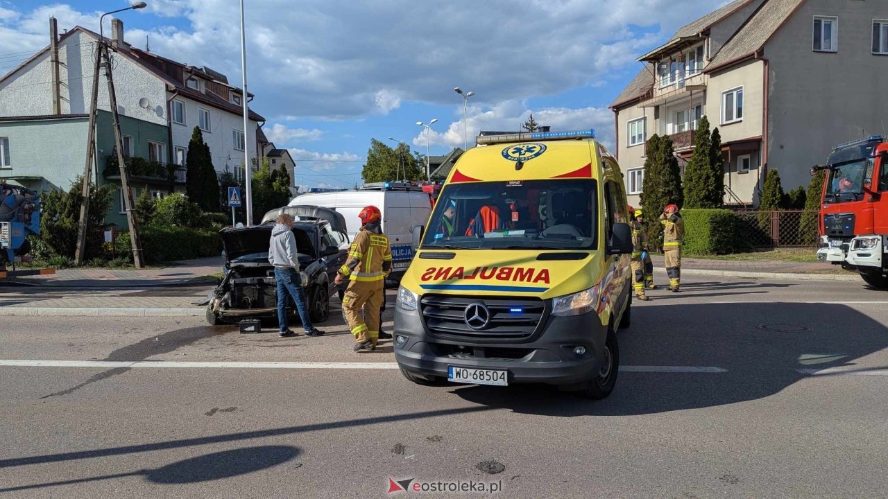Wypadek na skrzyżowaniu ulic Korczaka i Poznańskiej [20.05.2025] - zdjęcie #14 - eOstroleka.pl