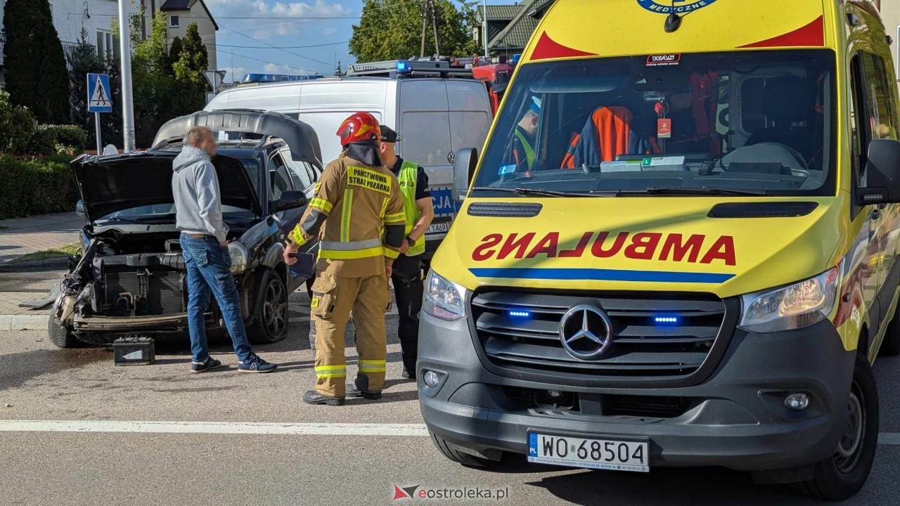 Wypadek na skrzyżowaniu ulic Korczaka i Poznańskiej [20.05.2025] - zdjęcie #5 - eOstroleka.pl