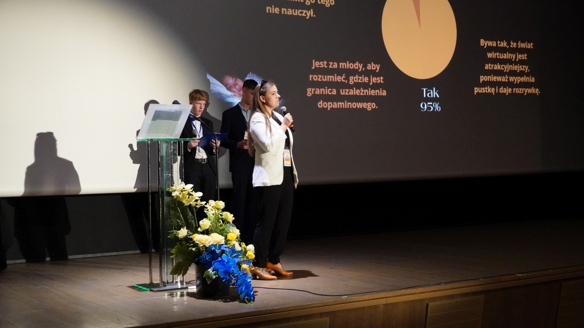 Konferencja „Świadomość w erze ekranów” w OCK [23.05.2025] - zdjęcie #18 - eOstroleka.pl