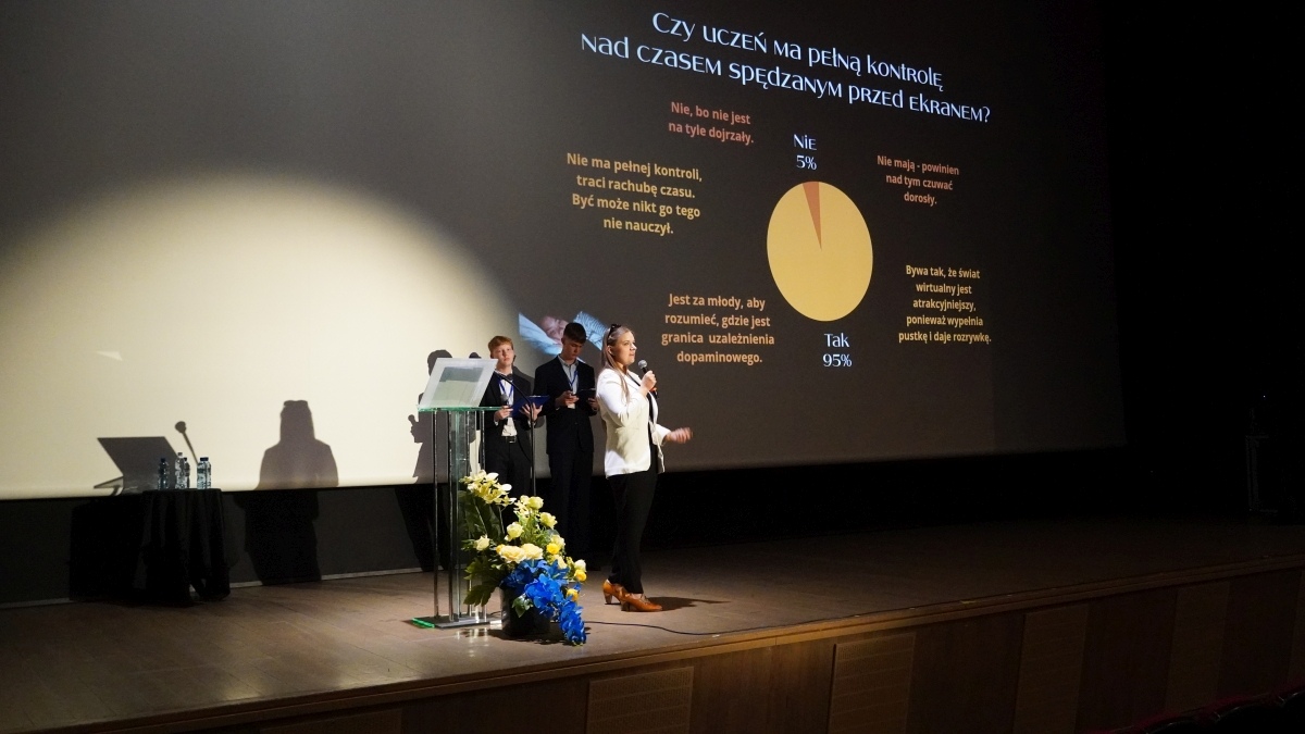 Konferencja „Świadomość w erze ekranów” w OCK [23.05.2025] - zdjęcie #17 - eOstroleka.pl