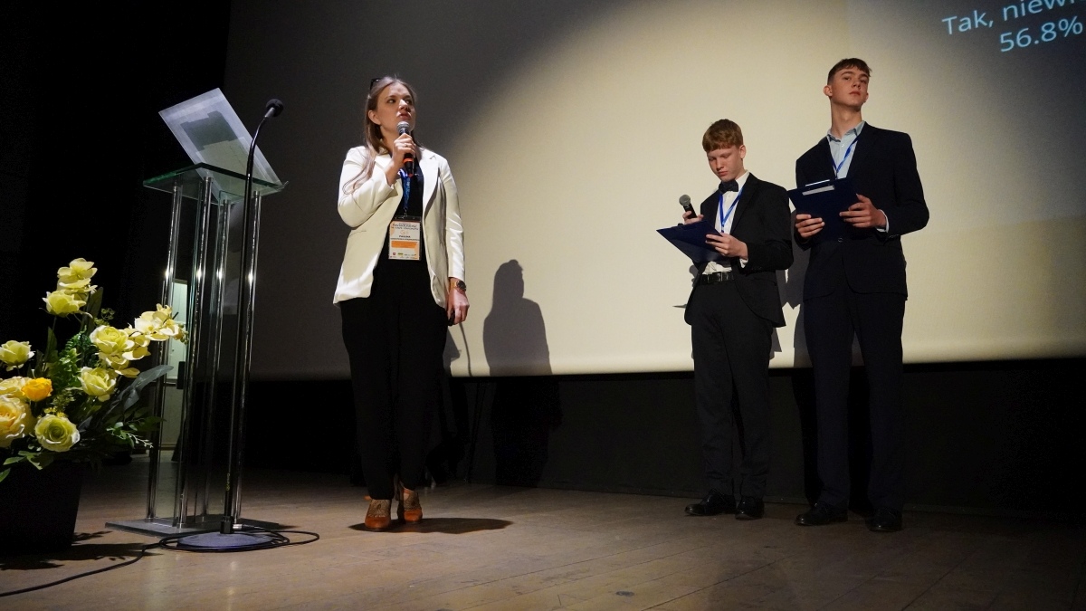 Konferencja „Świadomość w erze ekranów” w OCK [23.05.2025] - zdjęcie #1 - eOstroleka.pl