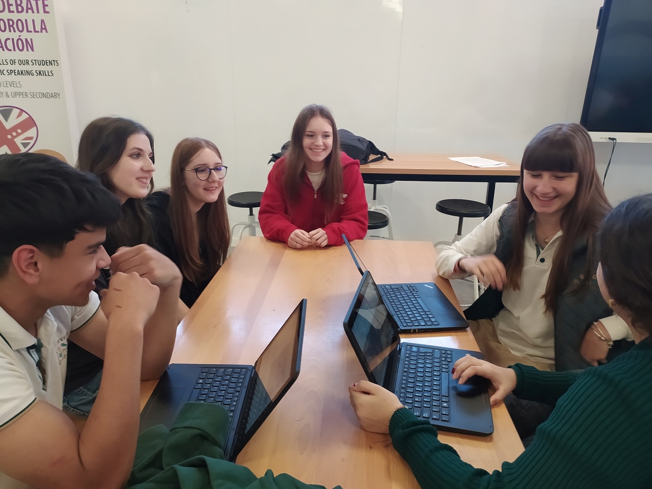 Uczniowie II Liceum Ogólnokształcącego w Ostrołęce realizowali projekt edukacyjny w Hiszpanii i Grecji - zdjęcie #18 - eOstroleka.pl