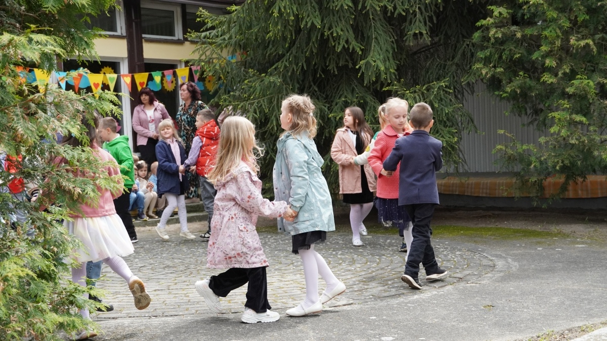 Piknik rodzinny w Przedszkolu Miejskim nr 10 w Ostrołęce [23.05.2025] - zdjęcie #50 - eOstroleka.pl