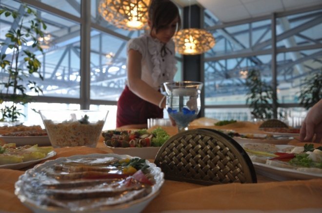 Restauracja w aquaparku otwarta. Od dziś zjesz tu najtańsze obiady w mieście (26.IX.2011) - zdjęcie #25 - eOstroleka.pl