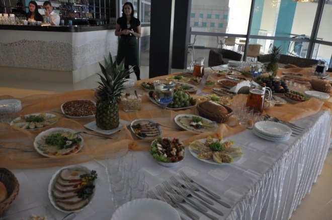Restauracja w aquaparku otwarta. Od dziś zjesz tu najtańsze obiady w mieście (26.IX.2011) - zdjęcie #12 - eOstroleka.pl