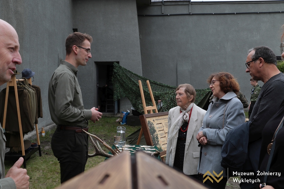 Noc Muzeów 2025 w Muzeum Żołnierzy Wyklętych w Ostrołęce [24.05.2025] - zdjęcie #59 - eOstroleka.pl