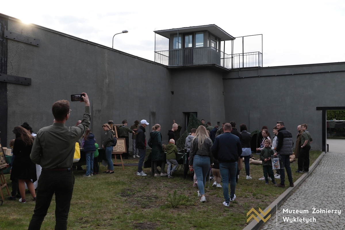 Noc Muzeów 2025 w Muzeum Żołnierzy Wyklętych w Ostrołęce [24.05.2025] - zdjęcie #24 - eOstroleka.pl