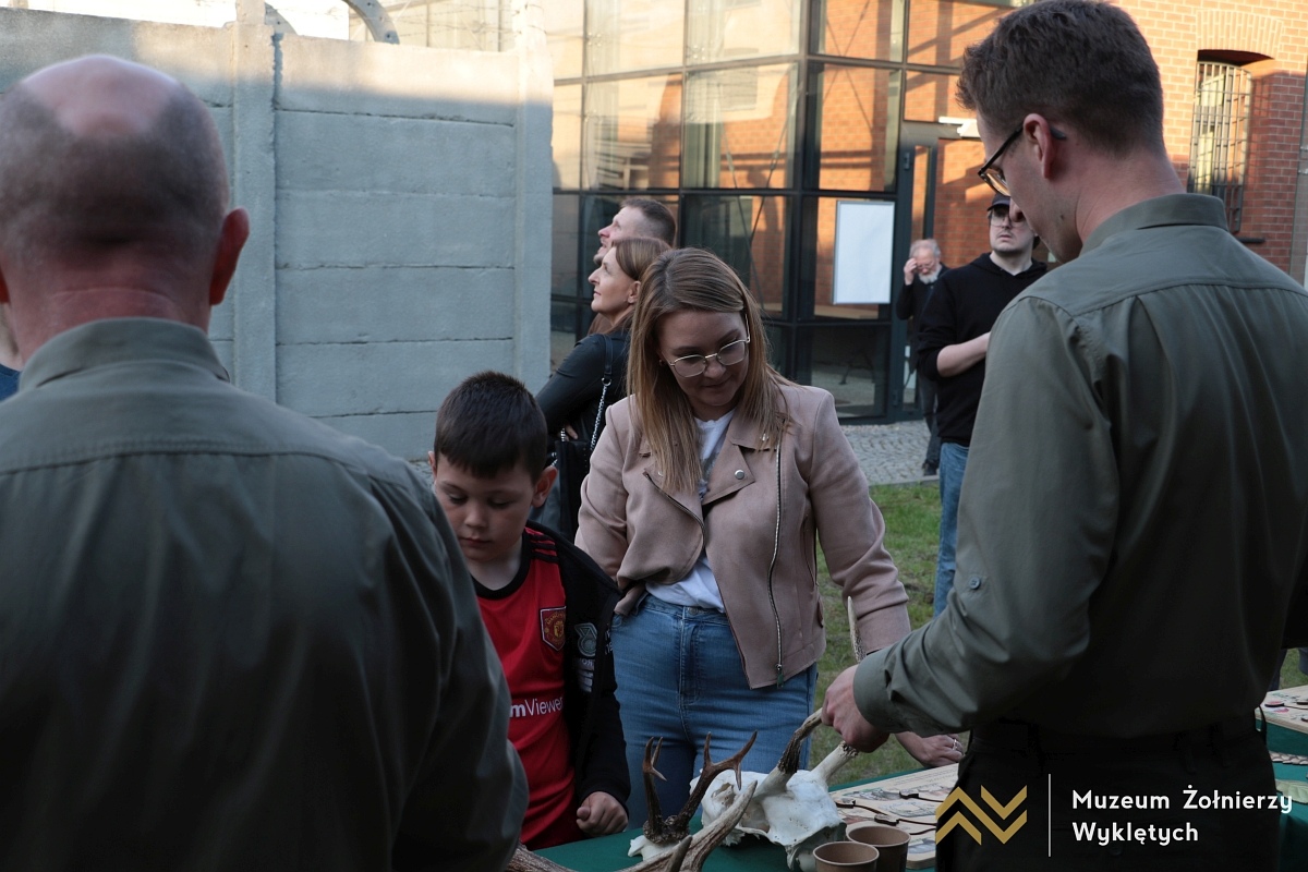 Noc Muzeów 2025 w Muzeum Żołnierzy Wyklętych w Ostrołęce [24.05.2025] - zdjęcie #18 - eOstroleka.pl