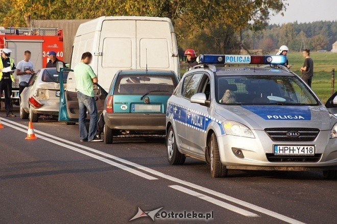 Kolizja czterech aut pod Kadzidłem (26.09.2011) - zdjęcie #2 - eOstroleka.pl