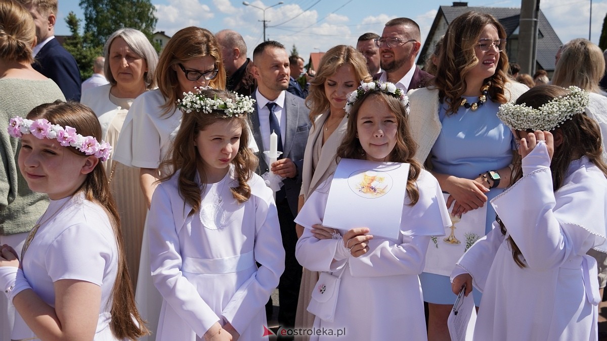 I Komunia Parafii pw. NMP Królowej Rodzin w Ostrołęce [25.05.2025] - zdjęcie #63 - eOstroleka.pl