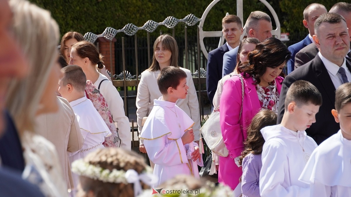 I Komunia Parafii pw. NMP Królowej Rodzin w Ostrołęce [25.05.2025] - zdjęcie #49 - eOstroleka.pl