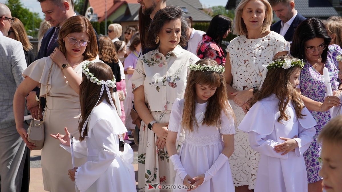 I Komunia Parafii pw. NMP Królowej Rodzin w Ostrołęce [25.05.2025] - zdjęcie #48 - eOstroleka.pl