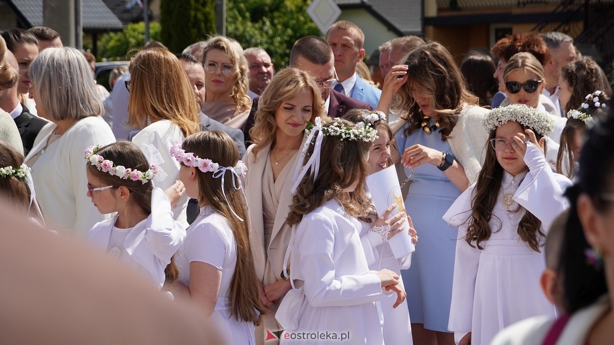 I Komunia Parafii pw. NMP Królowej Rodzin w Ostrołęce [25.05.2025] - zdjęcie #45 - eOstroleka.pl