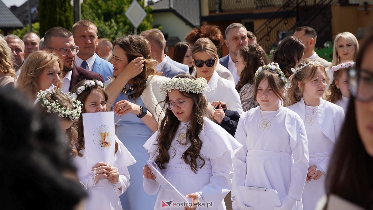I Komunia Parafii pw. NMP Królowej Rodzin w Ostrołęce [25.05.2025] - zdjęcie #44 - eOstroleka.pl