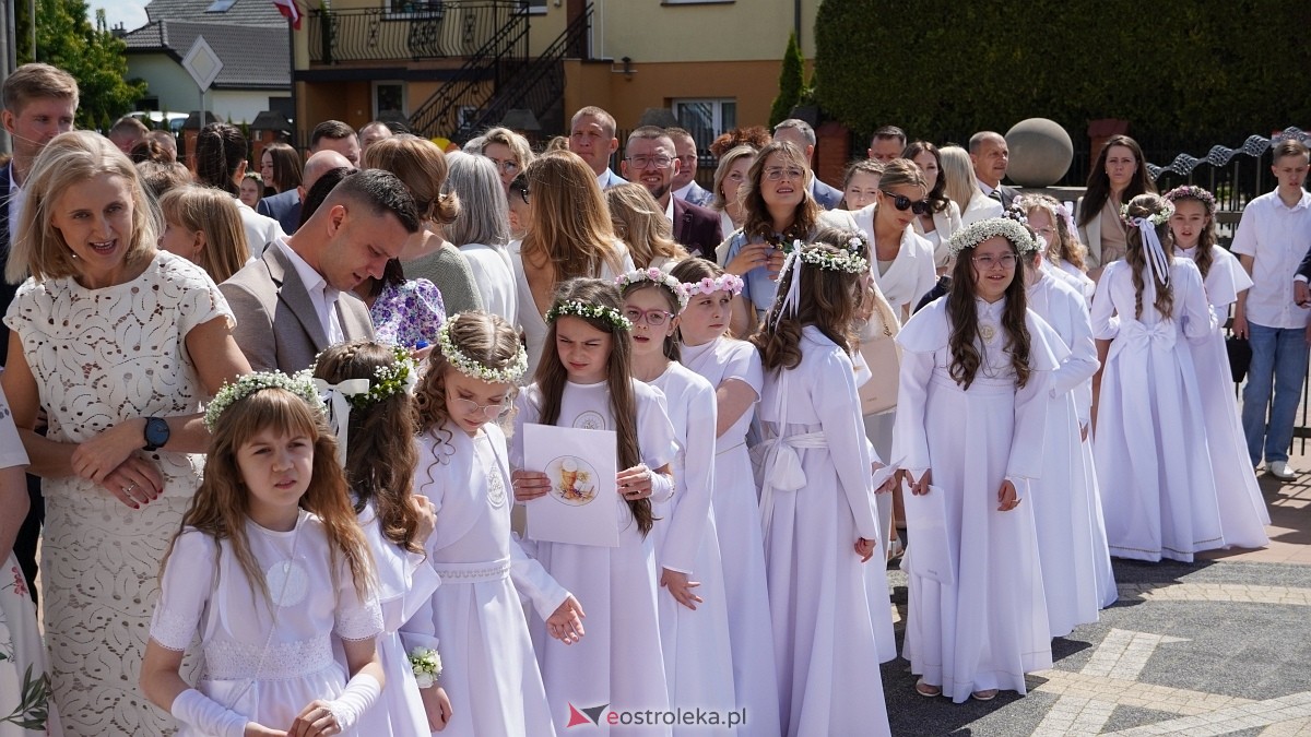 I Komunia Parafii pw. NMP Królowej Rodzin w Ostrołęce [25.05.2025] - zdjęcie #43 - eOstroleka.pl