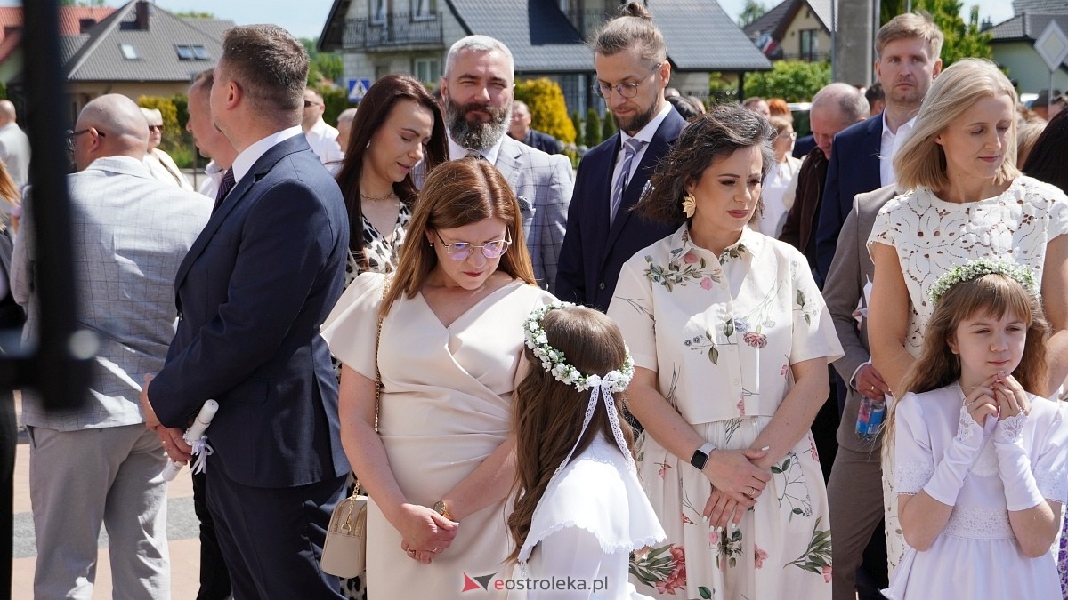 I Komunia Parafii pw. NMP Królowej Rodzin w Ostrołęce [25.05.2025] - zdjęcie #41 - eOstroleka.pl