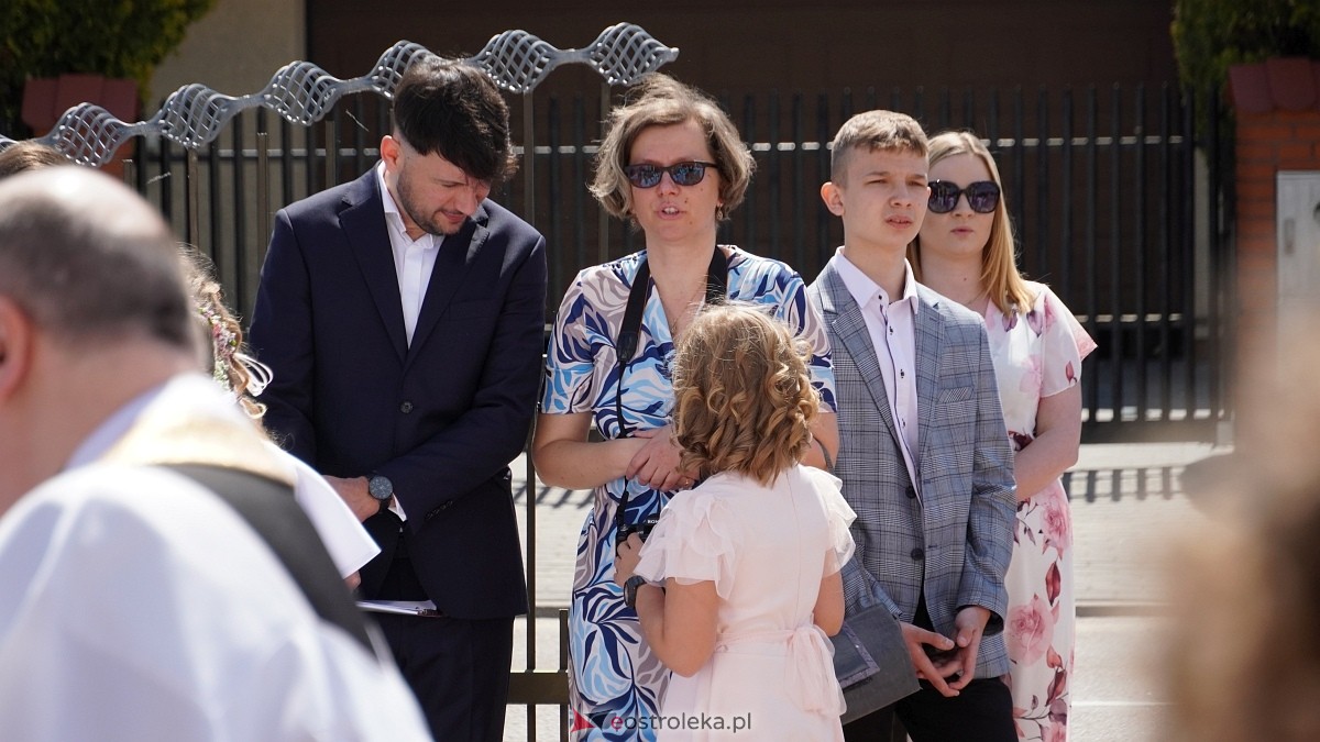 I Komunia Parafii pw. NMP Królowej Rodzin w Ostrołęce [25.05.2025] - zdjęcie #39 - eOstroleka.pl