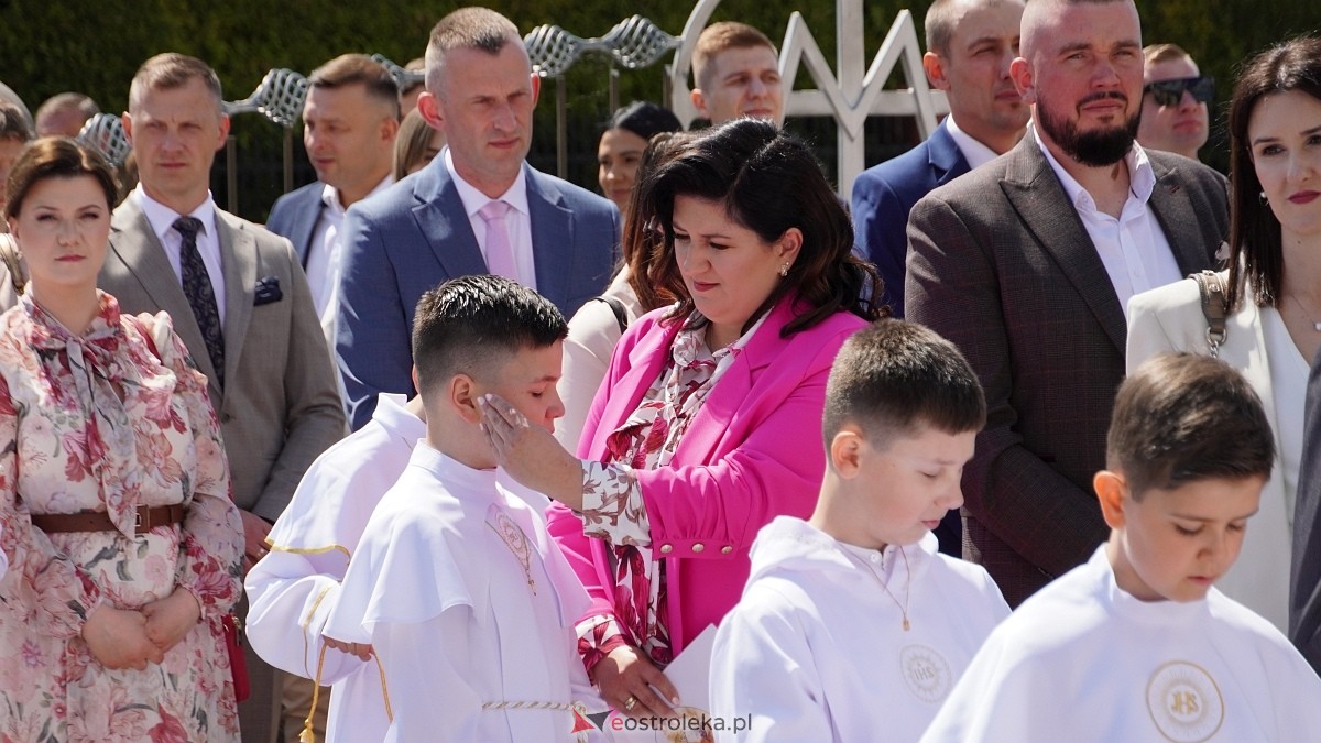I Komunia Parafii pw. NMP Królowej Rodzin w Ostrołęce [25.05.2025] - zdjęcie #30 - eOstroleka.pl