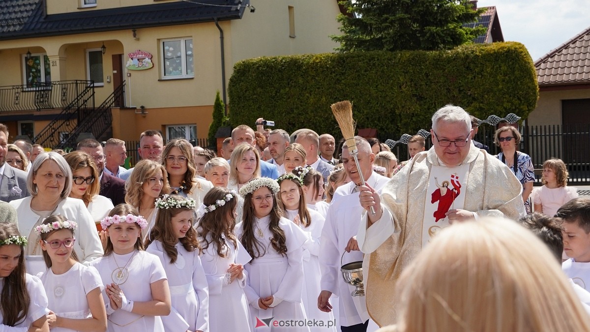 I Komunia Parafii pw. NMP Królowej Rodzin w Ostrołęce [25.05.2025] - zdjęcie #11 - eOstroleka.pl