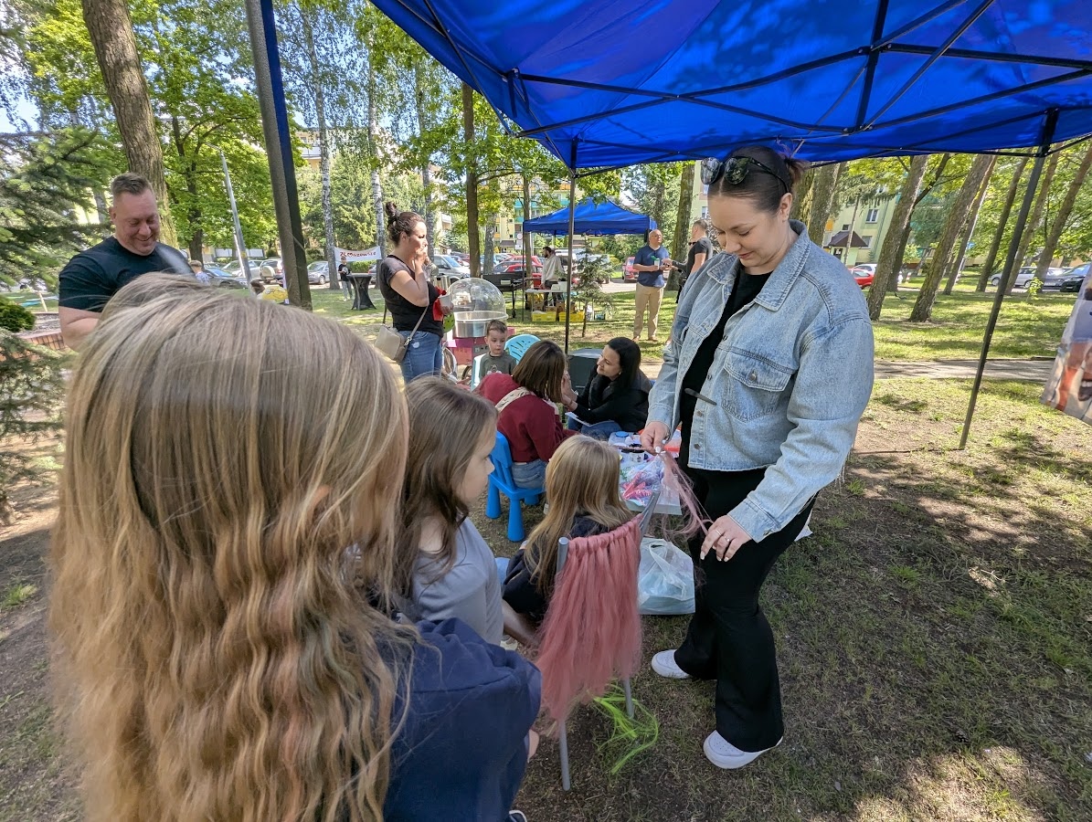 Festyn Sąsiedzkie spotkania osiedlowe [25.05.2025] - zdjęcie #25 - eOstroleka.pl