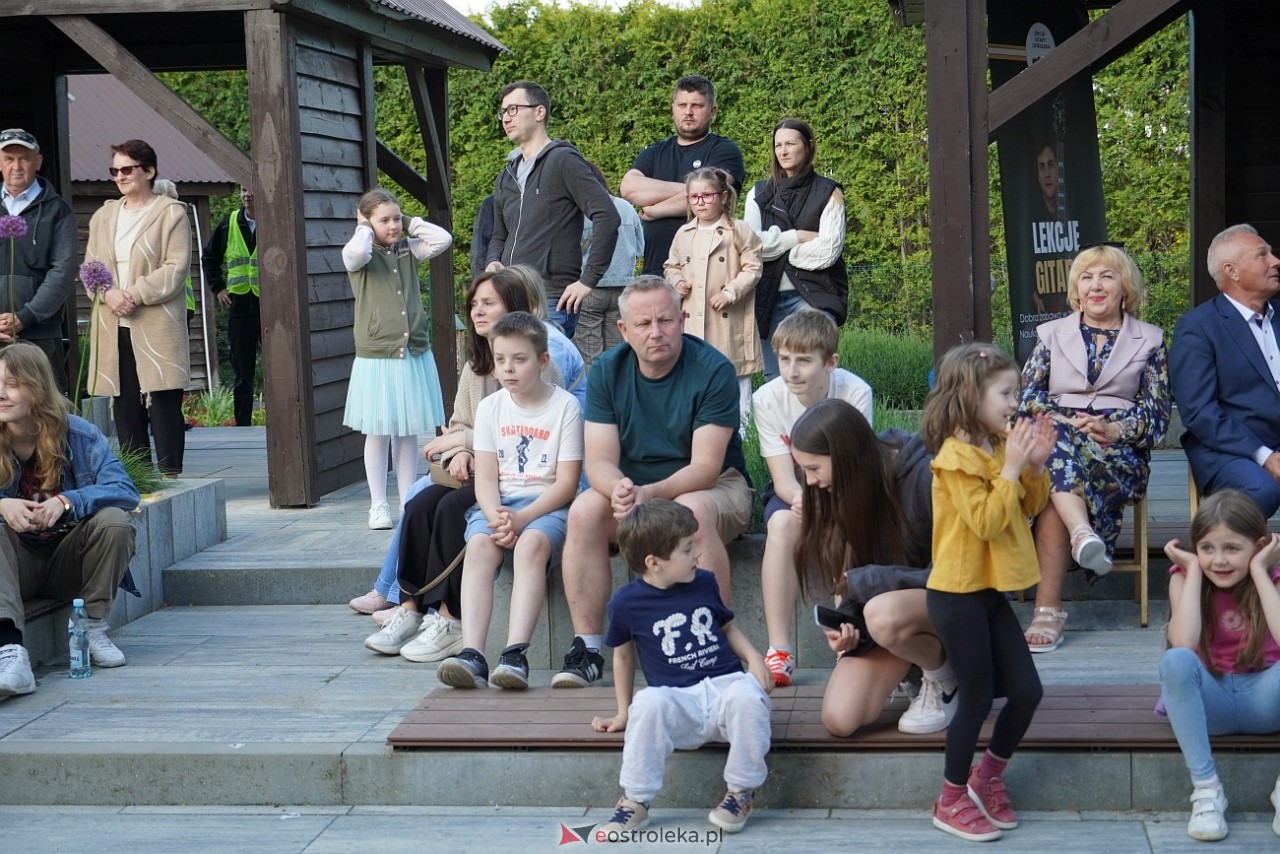 Motoryzacyjny Piknik Rodzinny w Kadzidle „Kurpie jeżdżą nisko!: MadStone [25.05.2025] - zdjęcie #50 - eOstroleka.pl