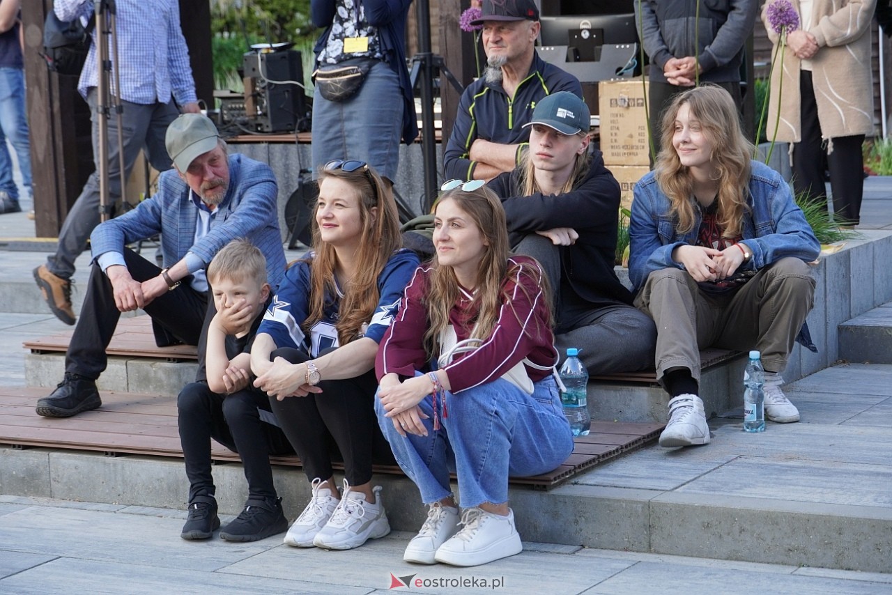 Motoryzacyjny Piknik Rodzinny w Kadzidle „Kurpie jeżdżą nisko!: MadStone [25.05.2025] - zdjęcie #49 - eOstroleka.pl