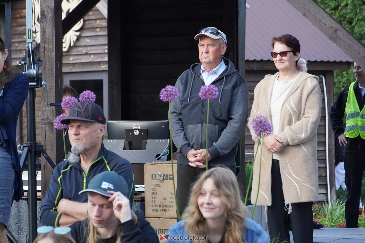 Motoryzacyjny Piknik Rodzinny w Kadzidle „Kurpie jeżdżą nisko!: MadStone [25.05.2025] - zdjęcie #48 - eOstroleka.pl