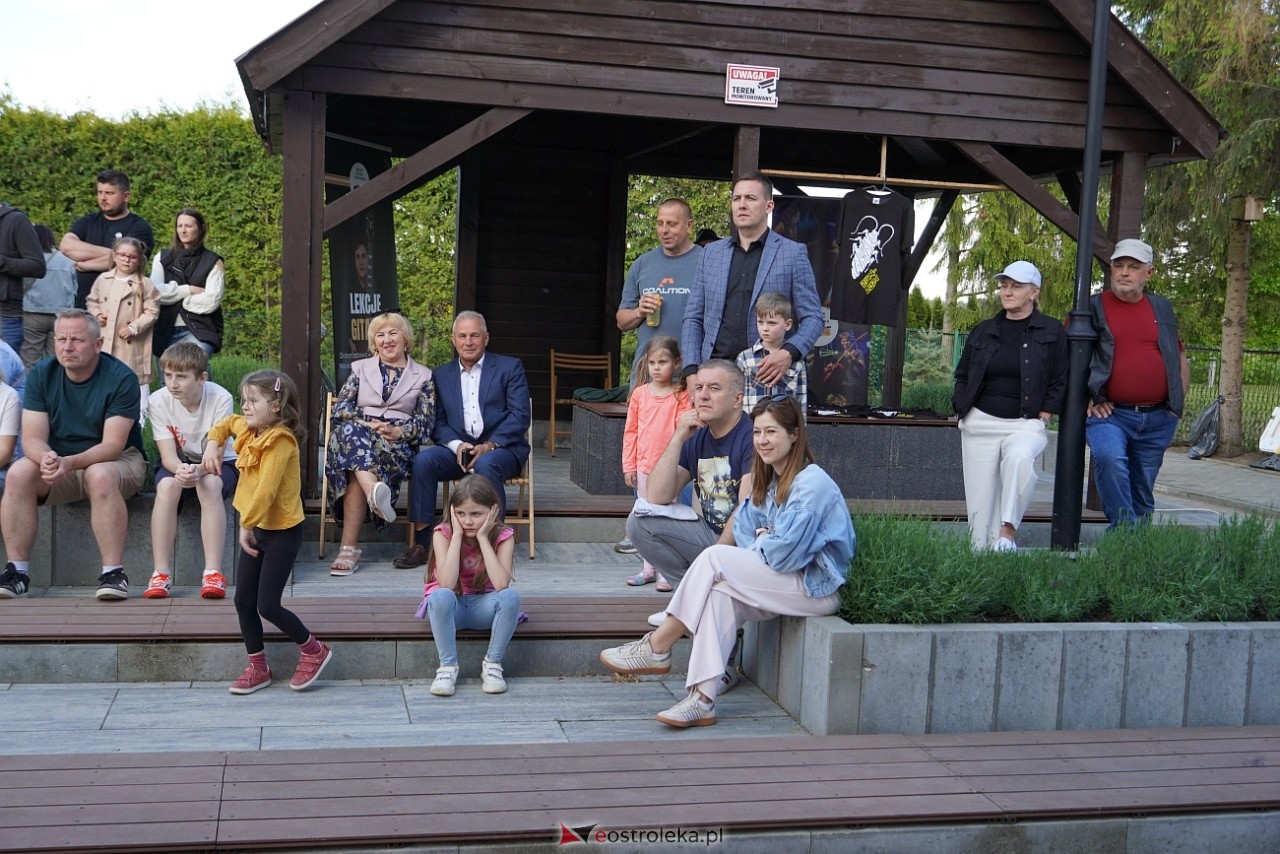 Motoryzacyjny Piknik Rodzinny w Kadzidle „Kurpie jeżdżą nisko!: MadStone [25.05.2025] - zdjęcie #44 - eOstroleka.pl