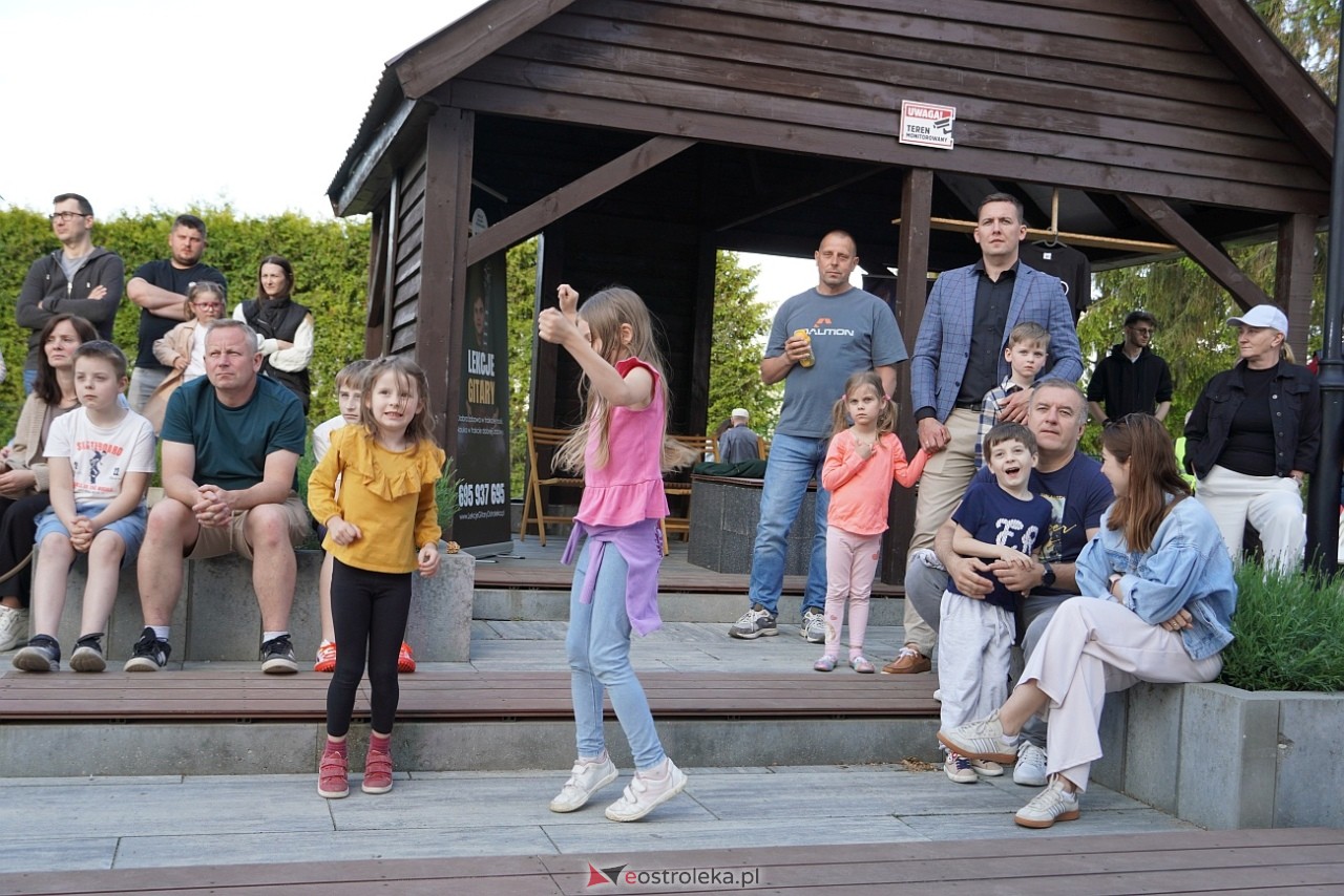 Motoryzacyjny Piknik Rodzinny w Kadzidle „Kurpie jeżdżą nisko!: MadStone [25.05.2025] - zdjęcie #29 - eOstroleka.pl