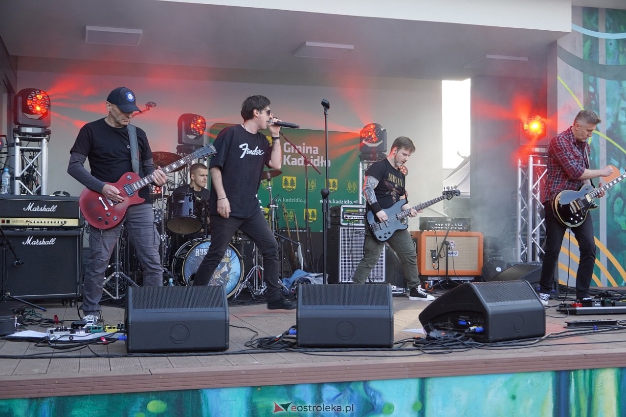 Motoryzacyjny Piknik Rodzinny w Kadzidle „Kurpie jeżdżą nisko!: MadStone [25.05.2025] - zdjęcie #27 - eOstroleka.pl