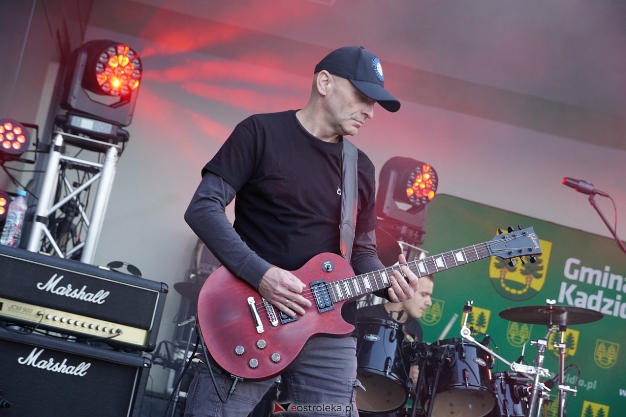 Motoryzacyjny Piknik Rodzinny w Kadzidle „Kurpie jeżdżą nisko!: MadStone [25.05.2025] - zdjęcie #25 - eOstroleka.pl