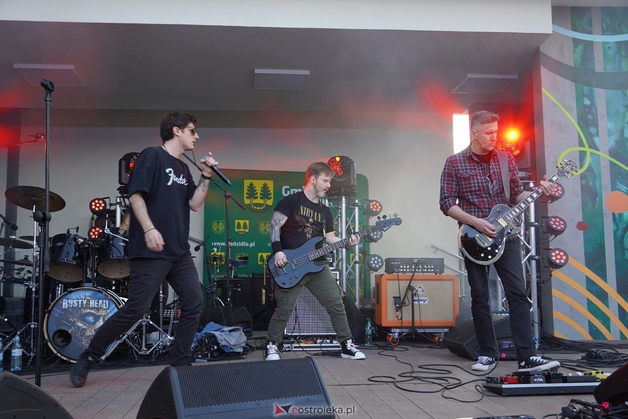 Motoryzacyjny Piknik Rodzinny w Kadzidle „Kurpie jeżdżą nisko!: MadStone [25.05.2025] - zdjęcie #20 - eOstroleka.pl