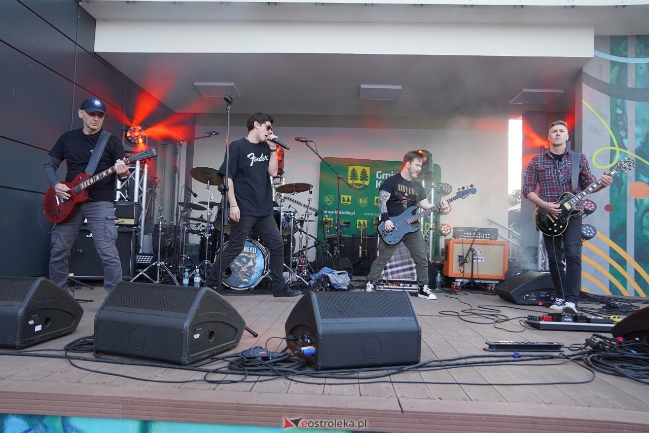 Motoryzacyjny Piknik Rodzinny w Kadzidle „Kurpie jeżdżą nisko!: MadStone [25.05.2025] - zdjęcie #18 - eOstroleka.pl