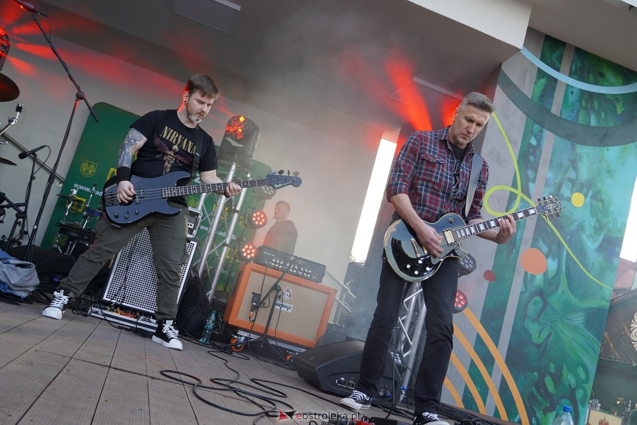 Motoryzacyjny Piknik Rodzinny w Kadzidle „Kurpie jeżdżą nisko!: MadStone [25.05.2025] - zdjęcie #17 - eOstroleka.pl