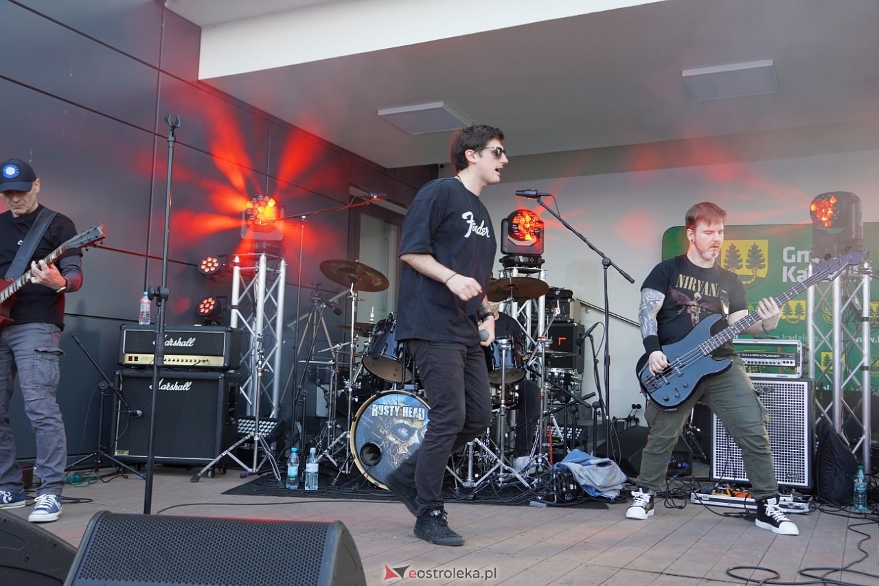 Motoryzacyjny Piknik Rodzinny w Kadzidle „Kurpie jeżdżą nisko!: MadStone [25.05.2025] - zdjęcie #13 - eOstroleka.pl