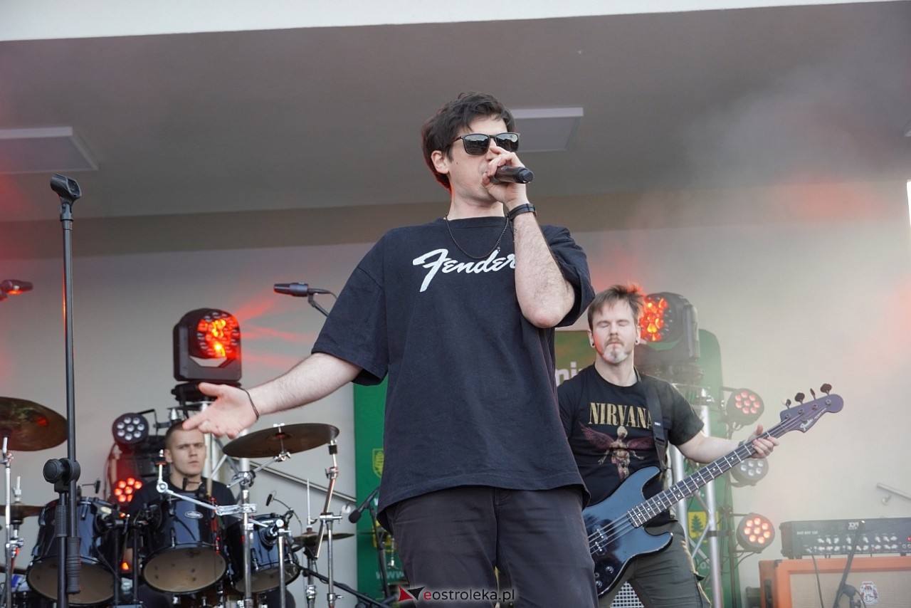 Motoryzacyjny Piknik Rodzinny w Kadzidle „Kurpie jeżdżą nisko!: MadStone [25.05.2025] - zdjęcie #9 - eOstroleka.pl