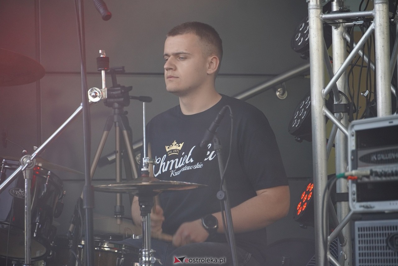 Motoryzacyjny Piknik Rodzinny w Kadzidle „Kurpie jeżdżą nisko!: MadStone [25.05.2025] - zdjęcie #8 - eOstroleka.pl