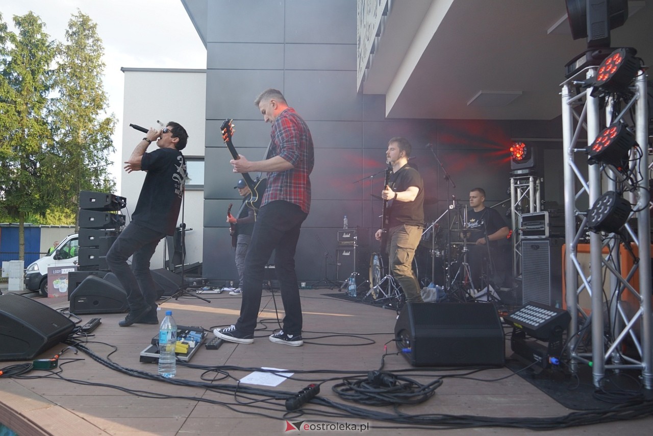 Motoryzacyjny Piknik Rodzinny w Kadzidle „Kurpie jeżdżą nisko!: MadStone [25.05.2025] - zdjęcie #6 - eOstroleka.pl