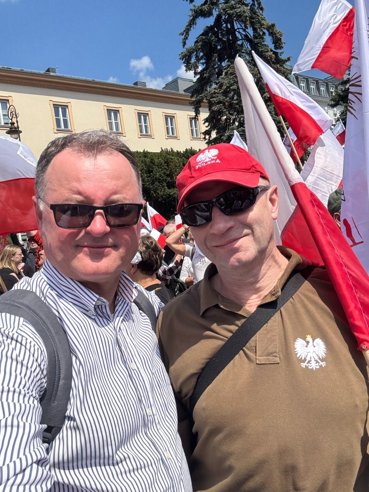 Marsz poparcia Karola Nawrockiego w Warszawie [25.05.2025] - zdjęcie #33 - eOstroleka.pl