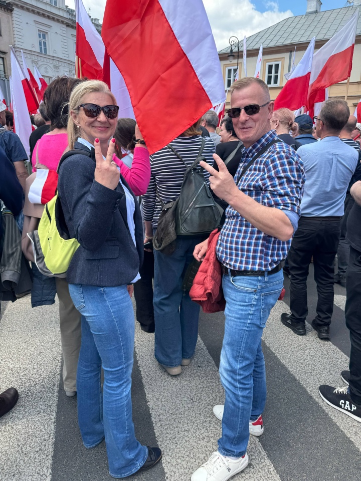 Marsz poparcia Karola Nawrockiego w Warszawie [25.05.2025] - zdjęcie #29 - eOstroleka.pl